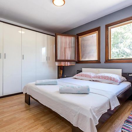Nice Home In Jezera With Wifi Exterior foto